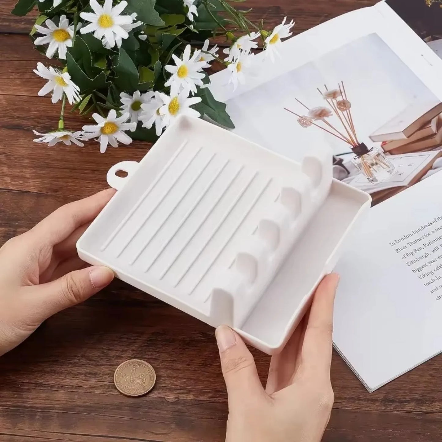 Artivyne – 4-Slot Paint Brush Rest & Drip Tray