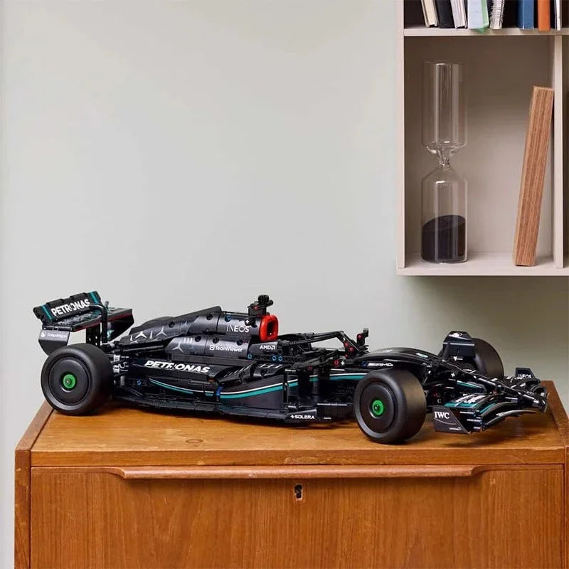 SpeedChamps – AMG F1 W14 Performance Car Building Set