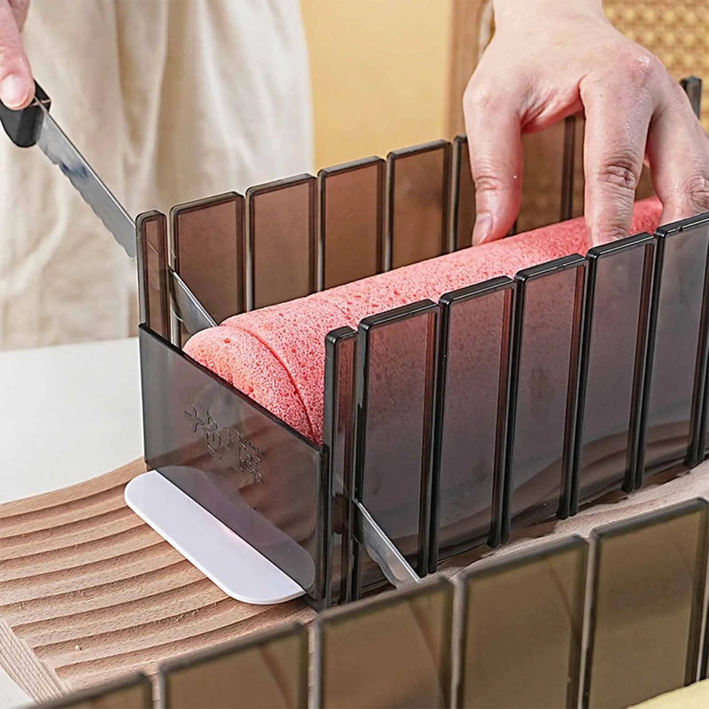 SwissCut – Swiss Roll Cake Cutter