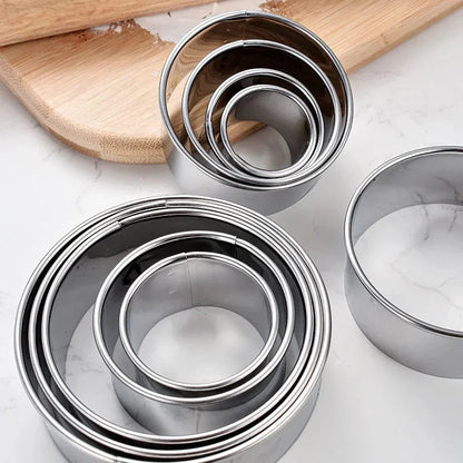 DoughLoom – Stainless Steel Round Pastry Cutter Set