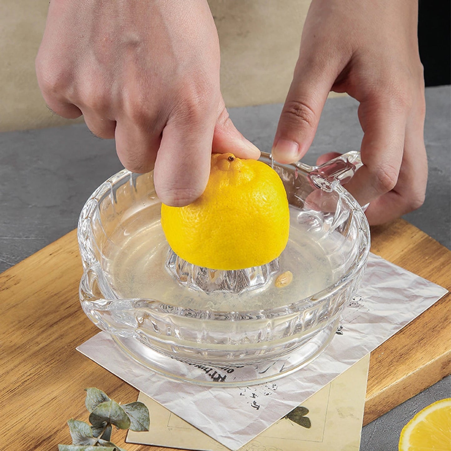 Citrava – Manual Glass Fruit Juice Squeezer
